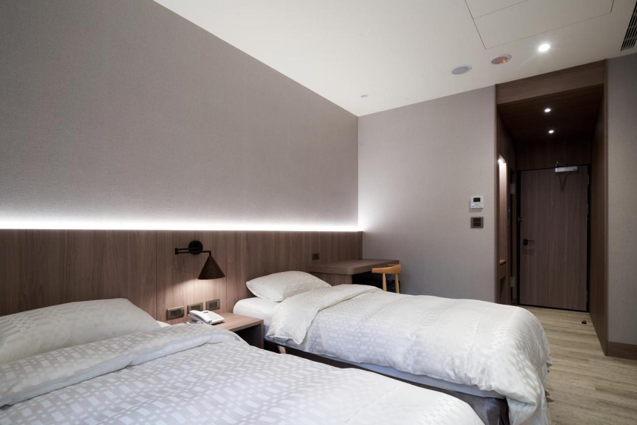 Yung An Business Hotel Dounan Экстерьер фото